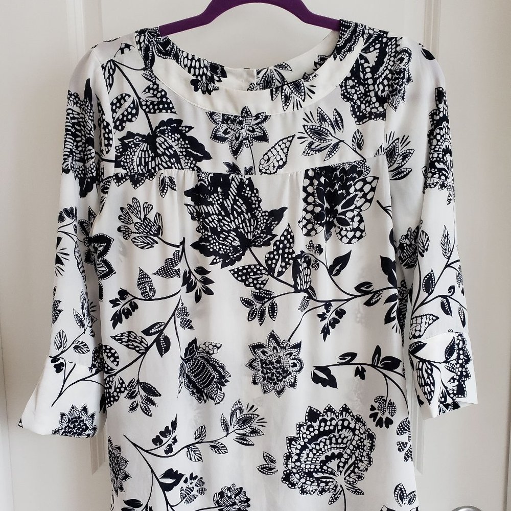 Tunic blouse with navy botanical print